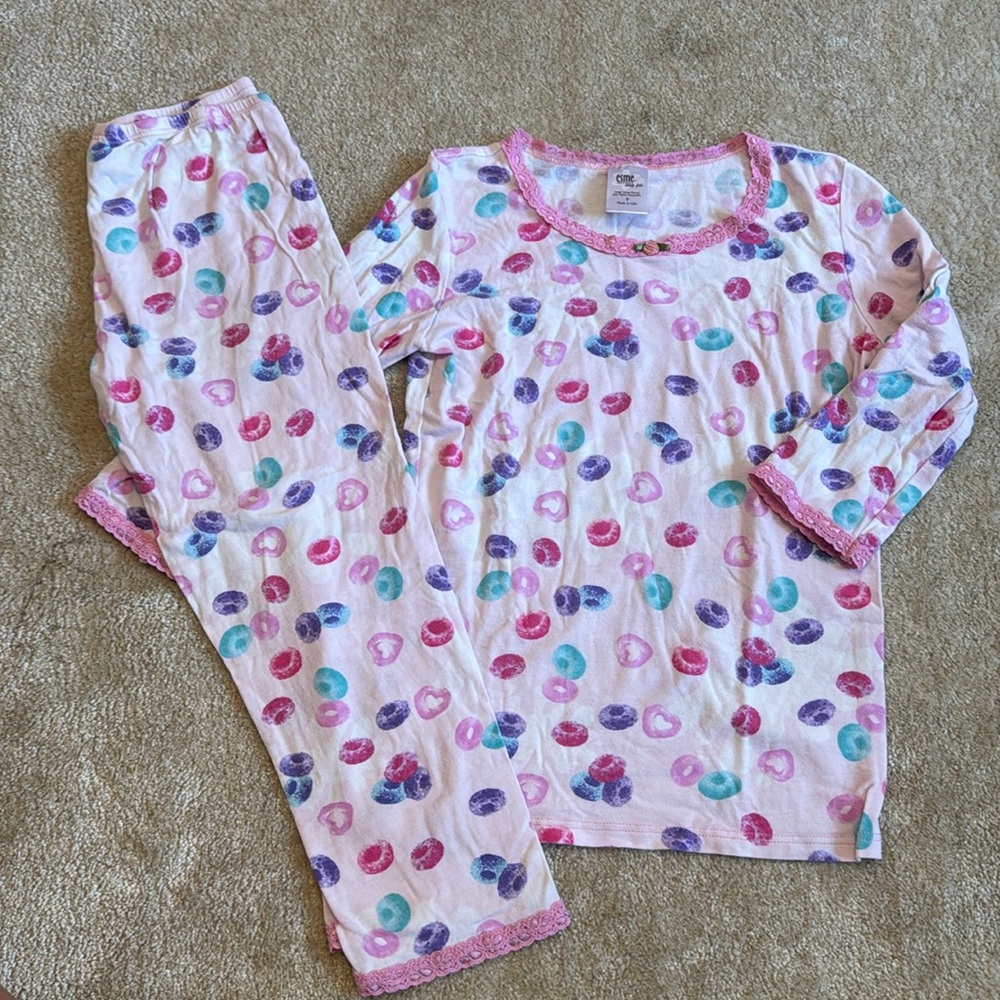 ESME pajama set
Smoke free pet free home
Amazing condition